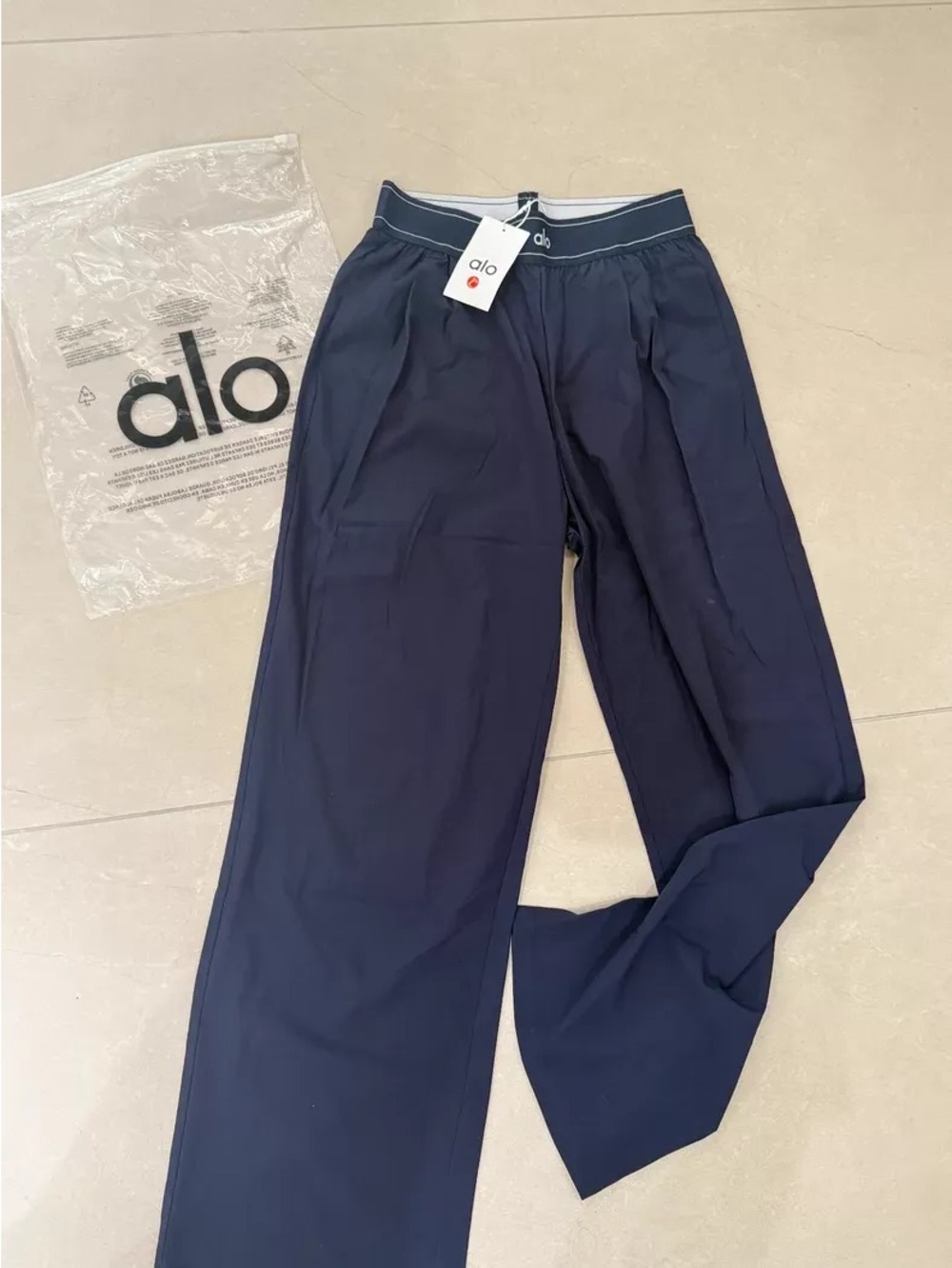 ALO Yoga Men’s Navy Wide-Leg Pants - Picture 1 of 3